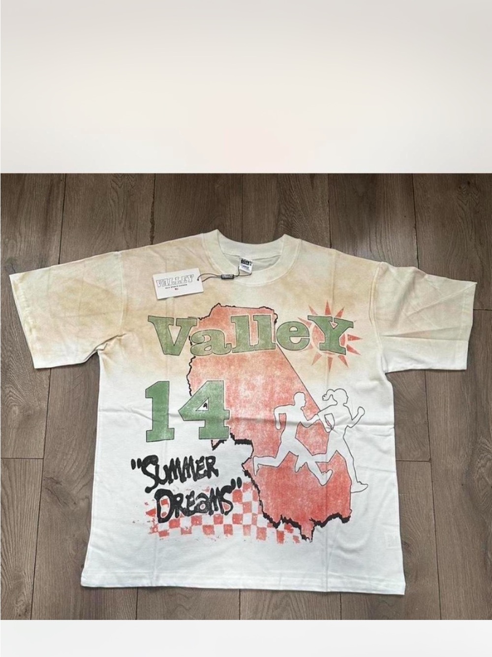 Valley dreams  'Summer Dreams' Graphic Tee in Green & Peach